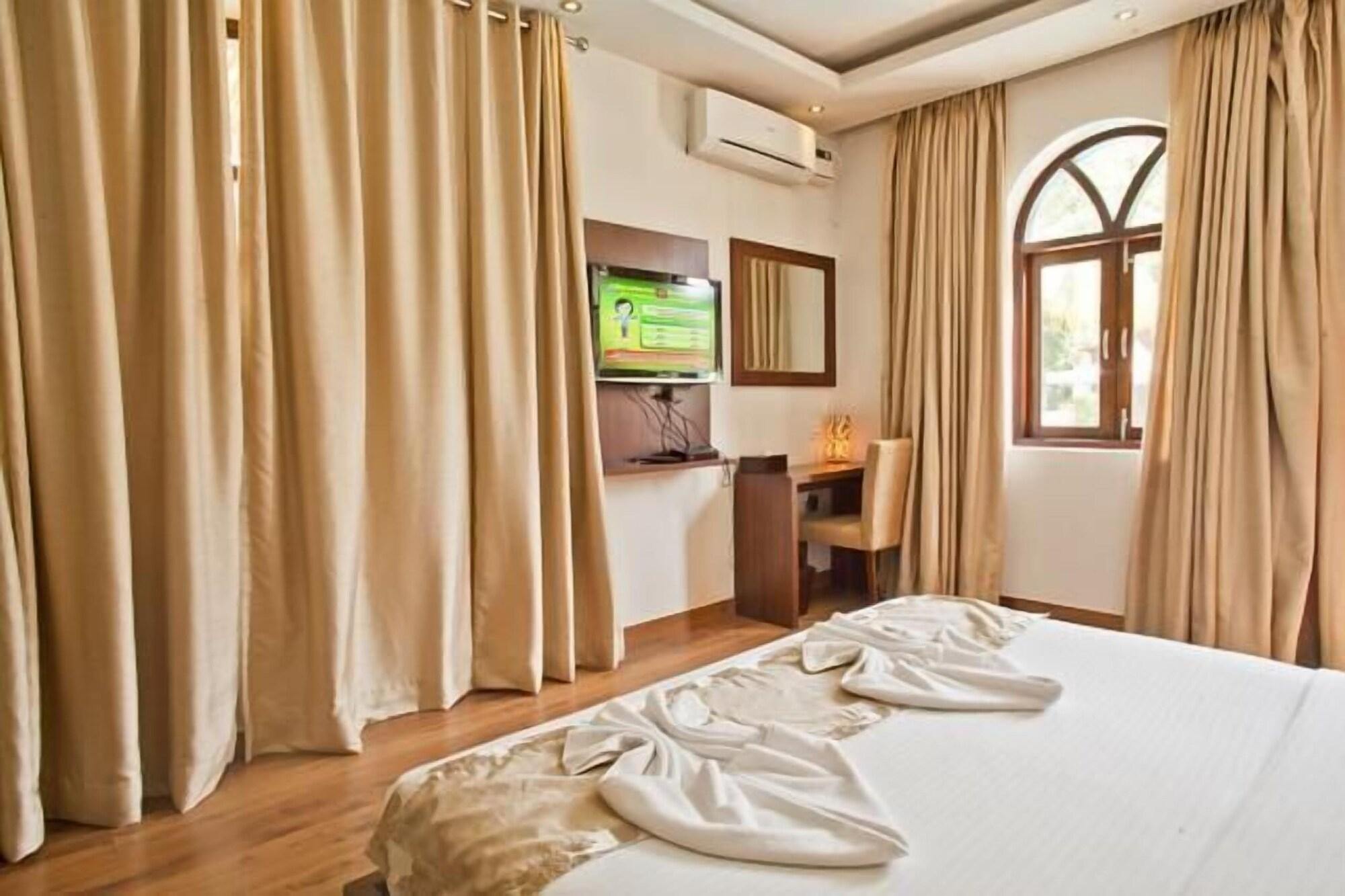 Sukhmantra Resort & Spa Candolim Exteriör bild