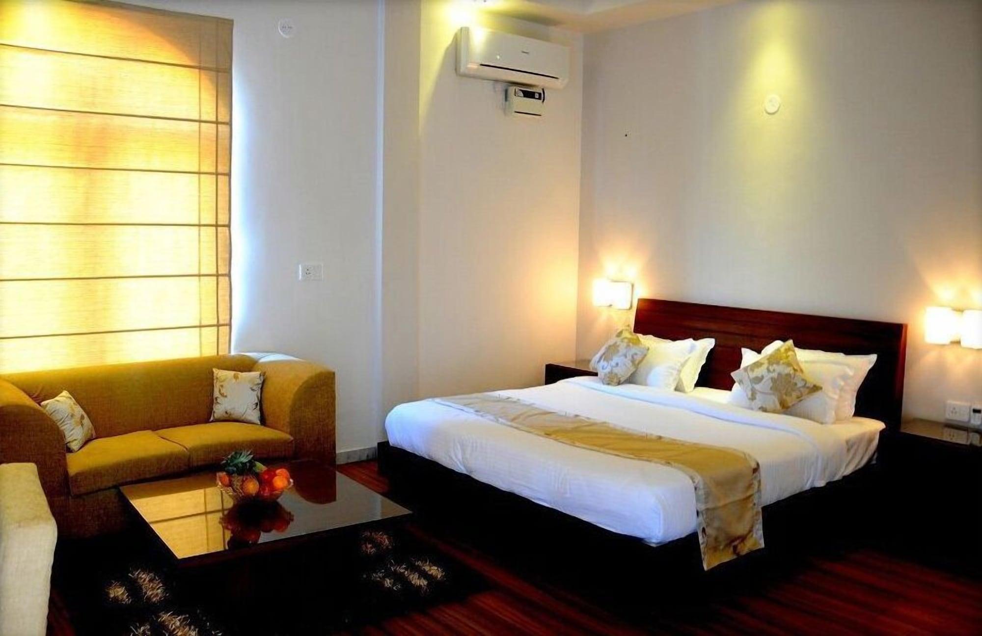 Sukhmantra Resort & Spa Candolim Exteriör bild